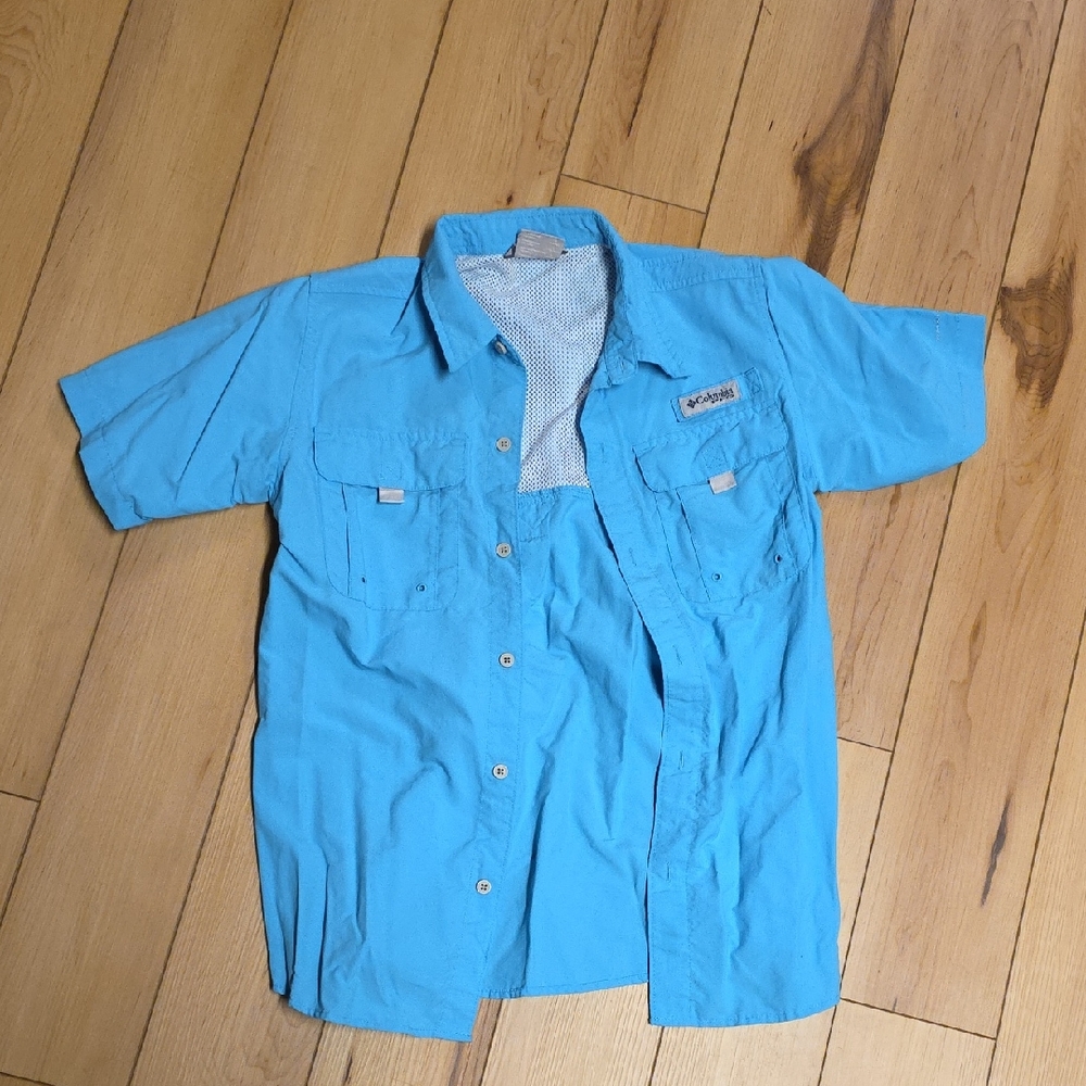Columbia Light Blue Mesh-Lined Shirt💙5 For $25💙